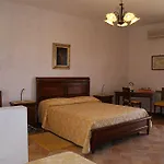 Diana Bed and breakfast 4*