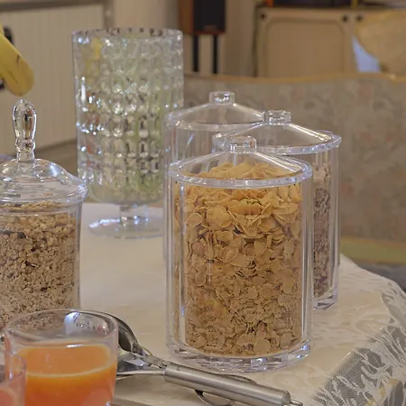 Diana Bed and breakfast 4*