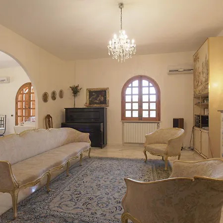 Diana Bed and breakfast 4*